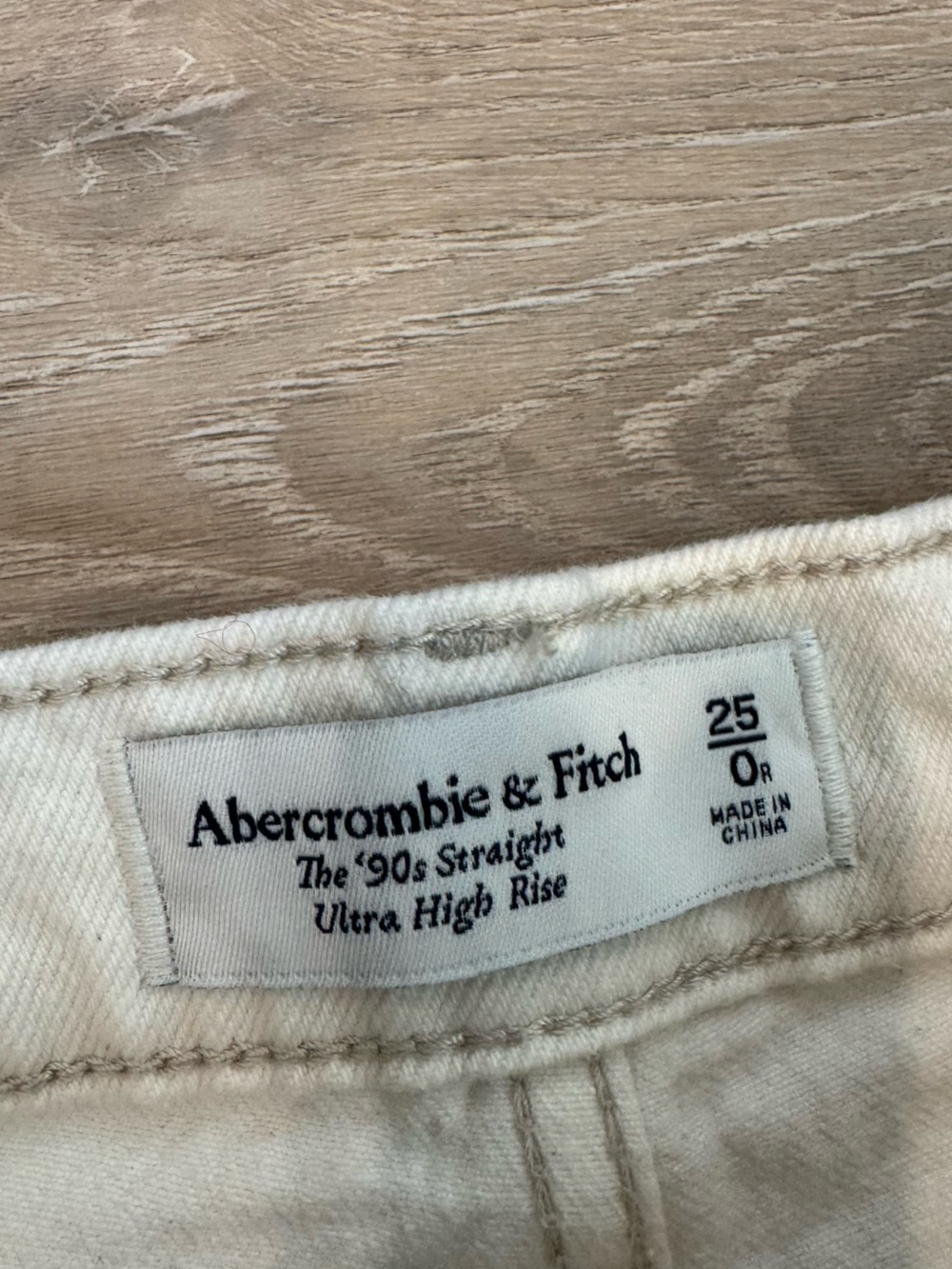 Abercrombie & Fitch Off-White High-Rise Jeans - Picture 6 of 6